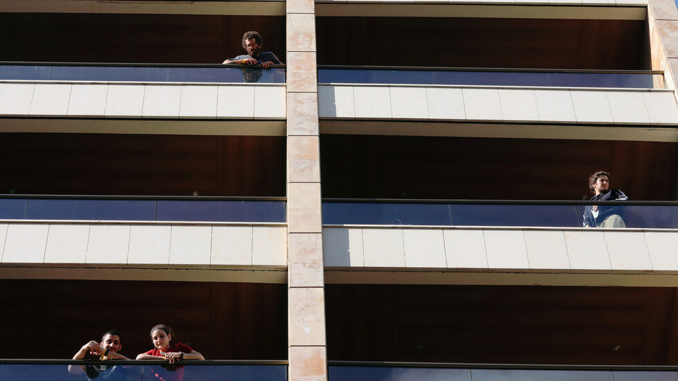 تراجع مستمر بعدد الإصابات اليومية بكورونا في لبنان