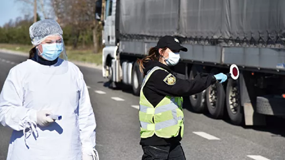 نحو 1000 طبيب مصابون بـ "COVID-19" في أوكرانيا