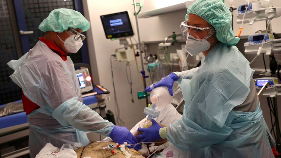 قصة مؤثرة لطبيب بلجيكي تعافى من كورونا