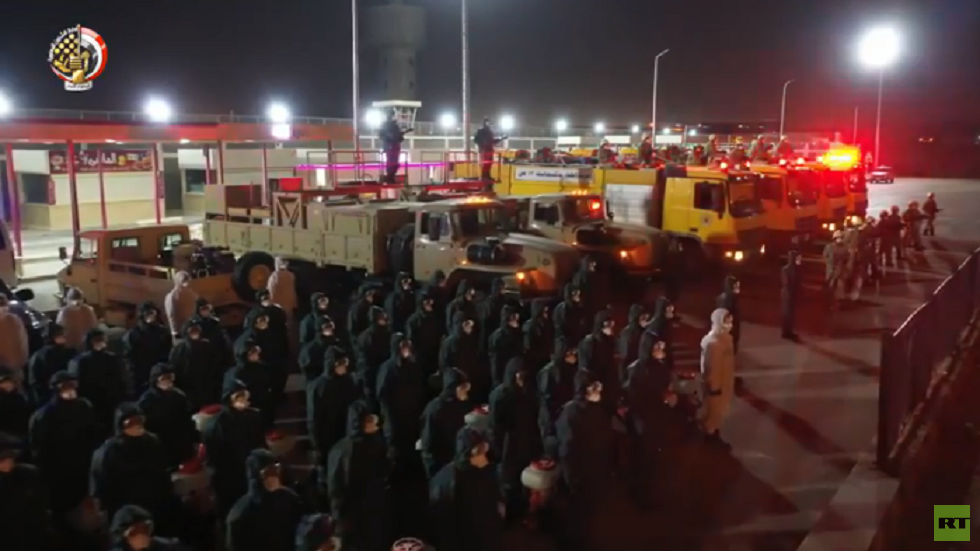 الجيش المصري يعقم عددا من المناطق الحيوية ومحطات سكك الحديد