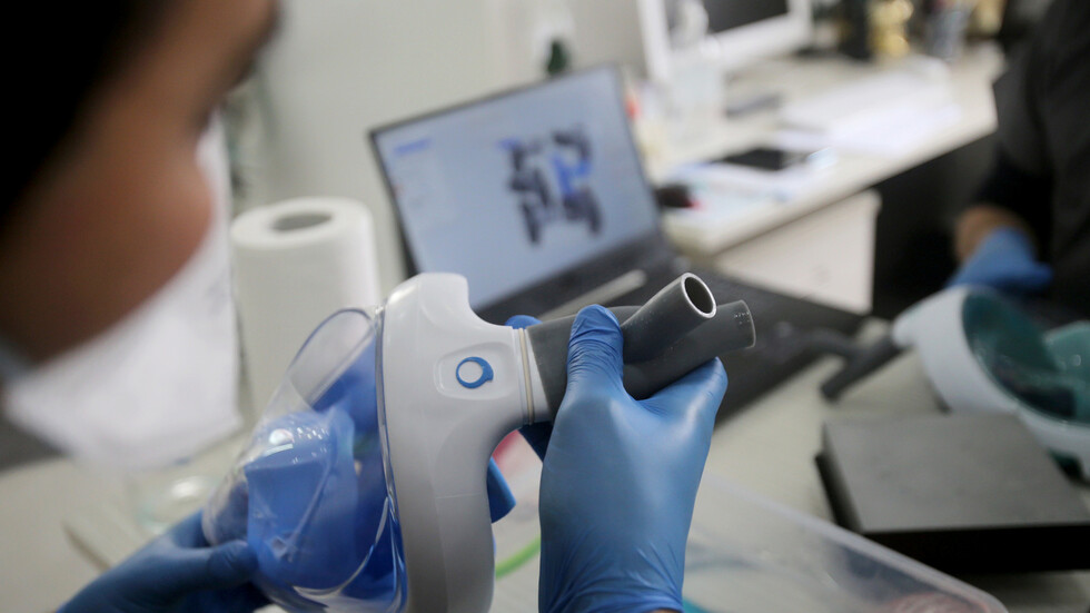 استفادة من التجربة الإيطالية.. أطباء جزائريون يستخدمون معدات للغطس في المعركة ضد كورونا