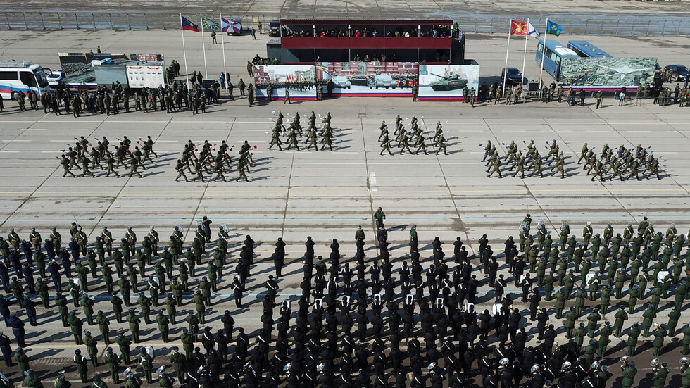 الدفاع الروسية تعلن وضع مجموعة من العسكريين في الحجر الصحي