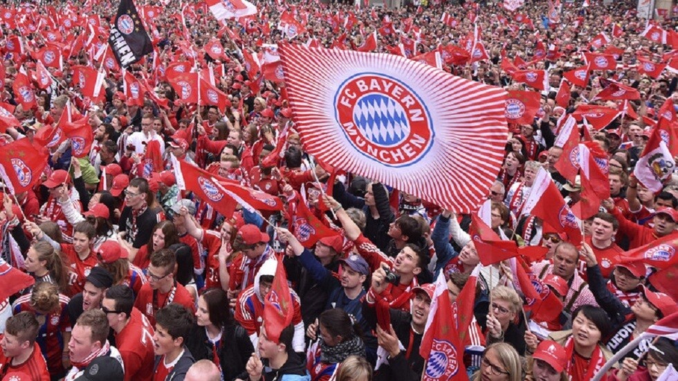 بايرن ميونخ يجدد عقد ديفيز (صور)