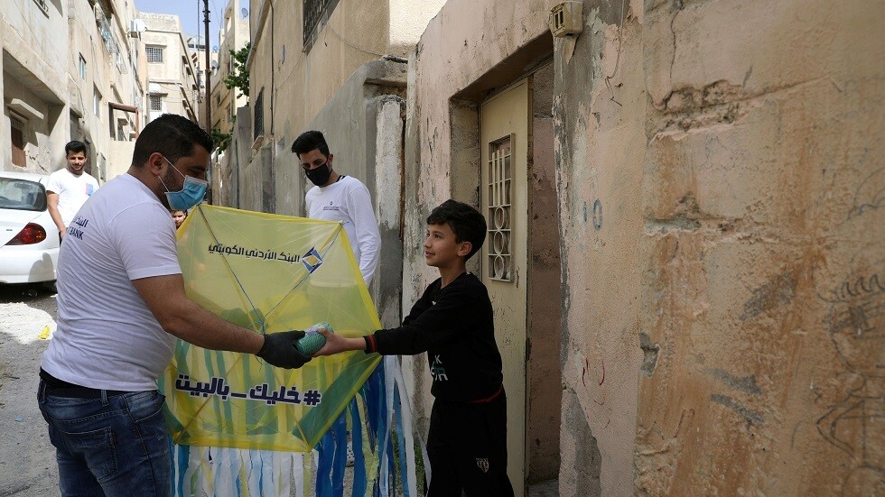 الكويت.. تمديد عطلة المؤسسات إلى نهاية رمضان وتحديد مواقيت جديدة للحظر الجزئي