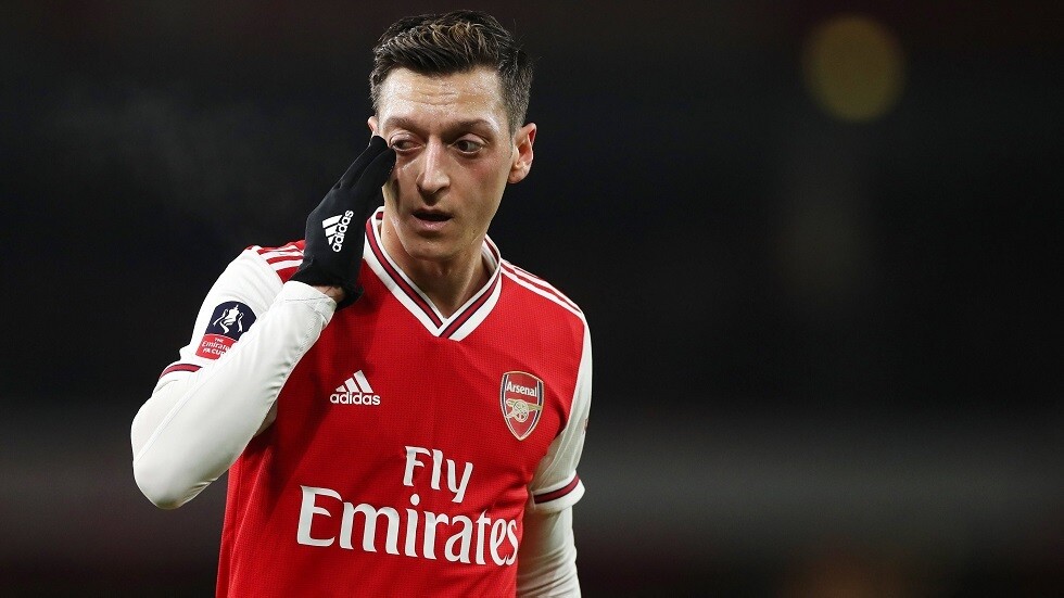 أوزيل يثير الجدل مجددا ويصدم جماهير أرسنال