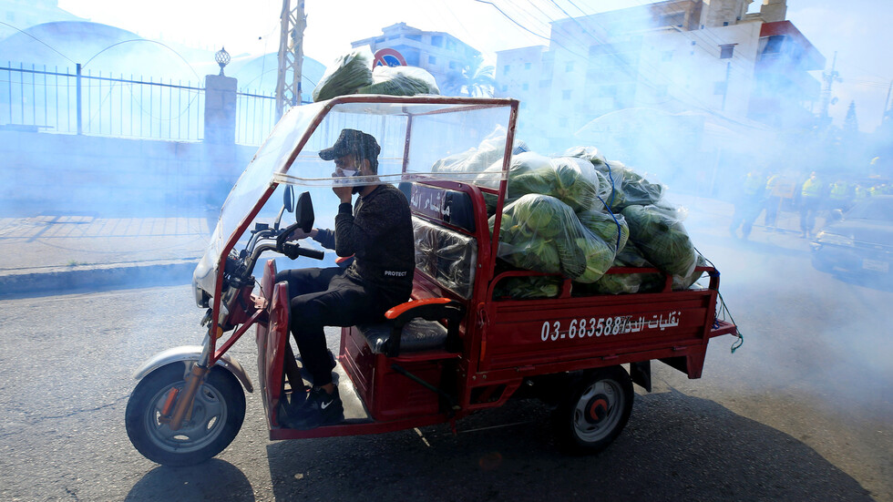 كورونا يدخل مخيما للاجئين الفلسطينيين في لبنان