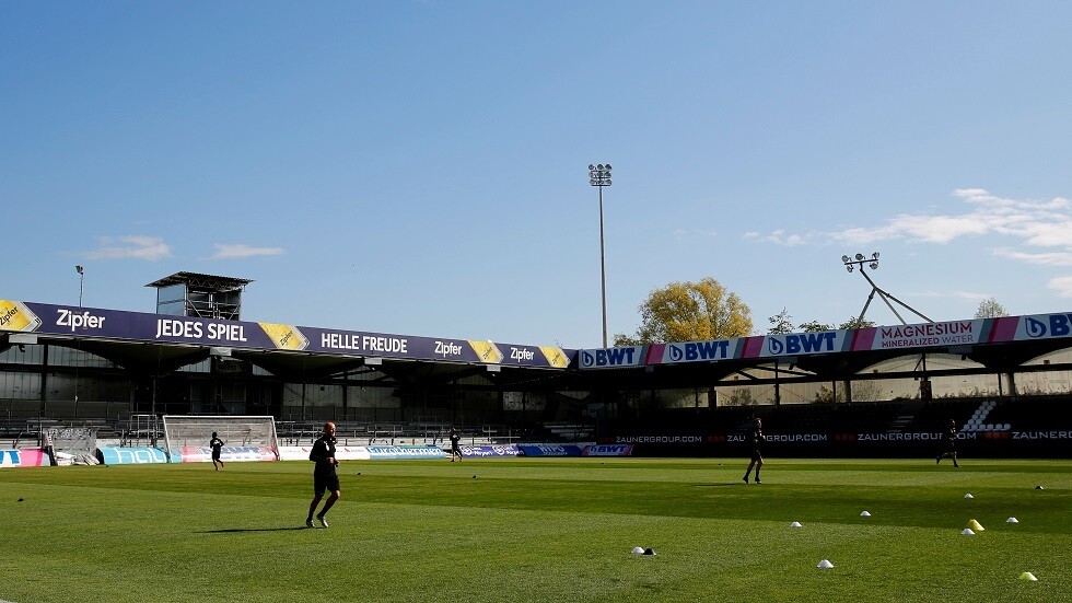 تحذيرات من تبعات "كارثية" لإلغاء الموسم في كرة القدم