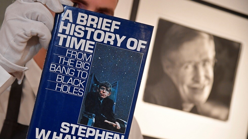 عائلة ستيفن هوكينغ تتبرع بجهازه التنفسي لأحد المستشفيات