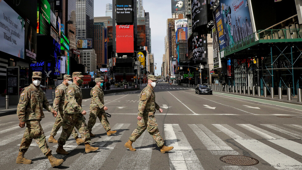 البنتاغون يعلن عن 25 وفاة و5734 إصابة بفيروس كورونا في الأجهزة العسكرية الأمريكية