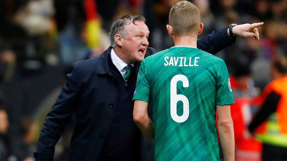 بعد 8 أعوام.. أونيل ينهي مهمته في تدريب منتخب إيرلندا الشمالية