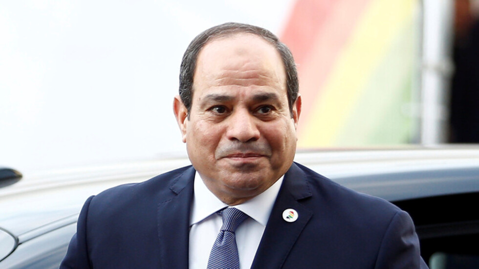 السيسي: السكك الحديدة نهبت عام 2011 في مصر