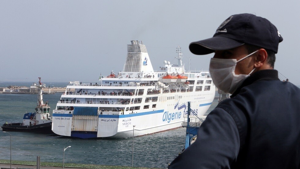 الشرطة الجزائرية تنفي إجلاء مواطنين فرنسيين على متن رحلات خاصة