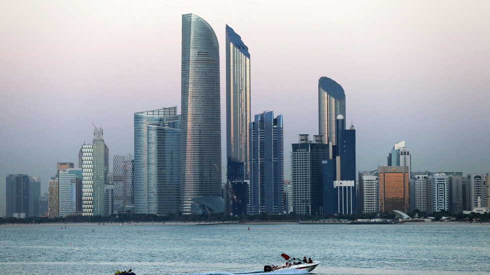 أبوظبي تستأنف خدمات النقل العام يوم السبت