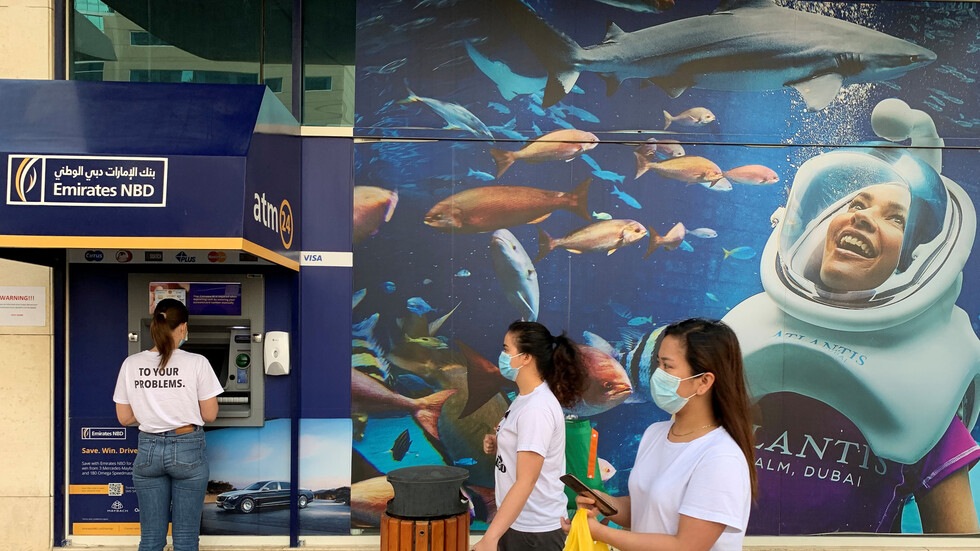 دبي تعتمد خطة لإعادة فتح الأسواق والمراكز التجارية والأعمال