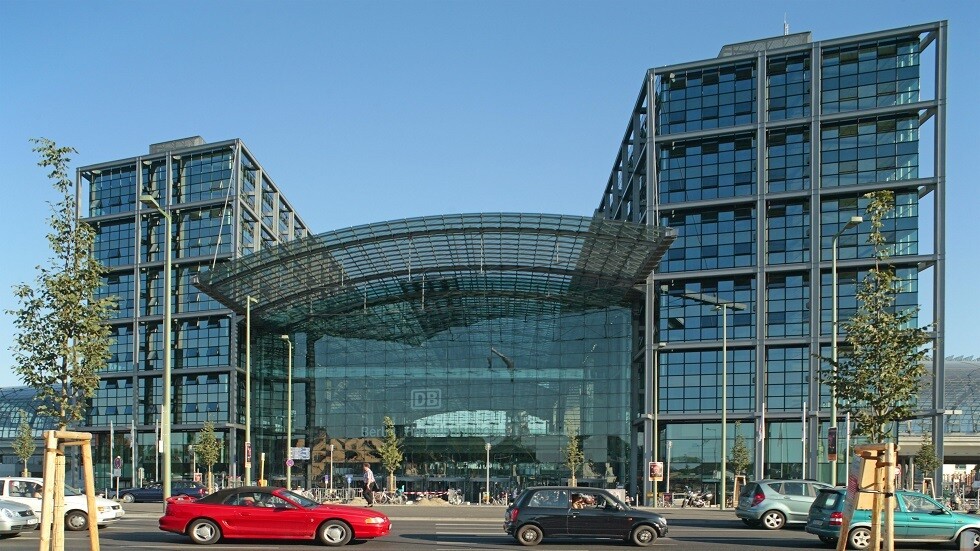 ألواح زجاجية للنوافذ تولد الطاقة الكهربائية