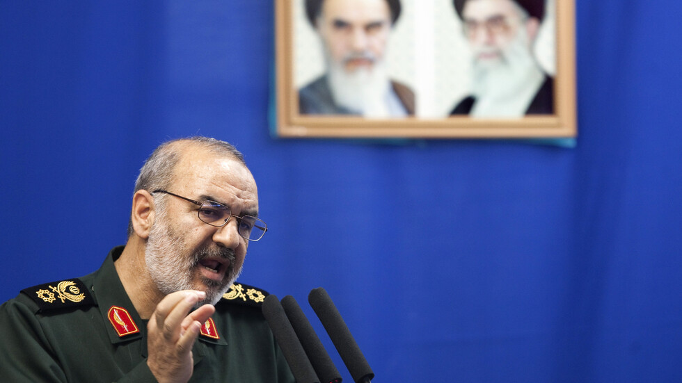 قائد الحرس الثوري: وجهت أوامر لقواتنا البحرية بمياه الخليج باستهداف أي قطع حربية أمريكية تهدد أمننا