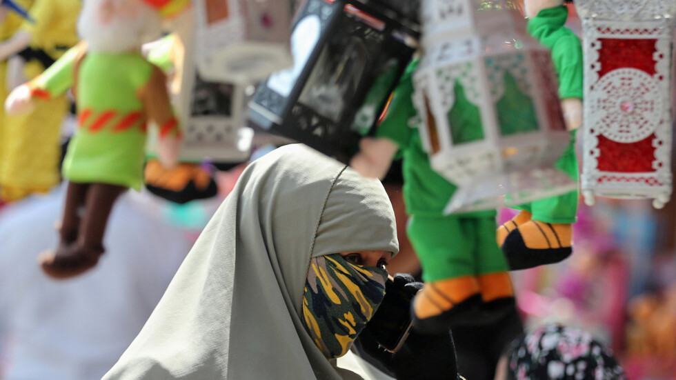 مصر تفرض حظر التجول الليلي خلال رمضان وتتوقع ارتفاعا في إصابات كورونا