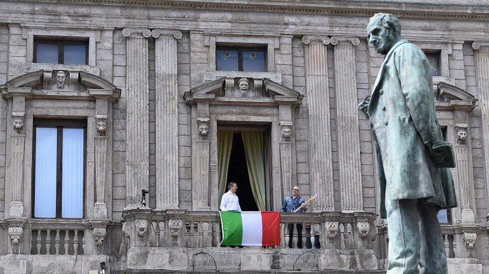 إيطاليا تسجل أدنى حصيلة يومية لوفيات 