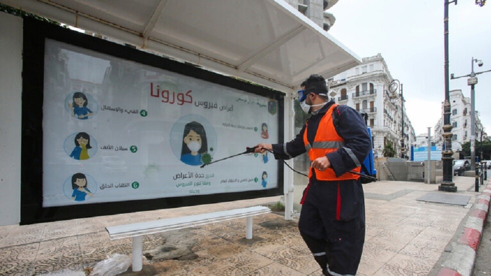 الجزائر تسمح بالنشاط التجاري للحد من تداعيات كورونا