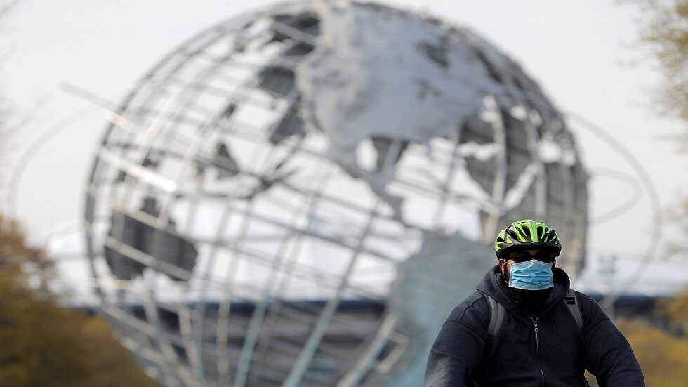 انخفاض معدل الإصابات اليومية بكورونا في العالم والحصيلة تلامس 2,9 مليون