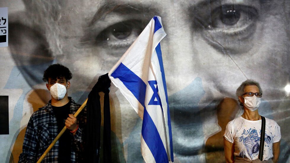 رغم كورونا.. مظاهرة ضد اتفاق نتنياهو-غانتس وسط تل أبيب
