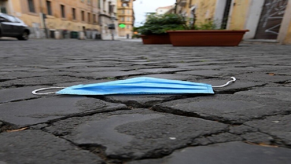 دول تخفف بحذر إجراءات العزل وأصوات تنادي بالتشدد خوفا من استمرار كورونا