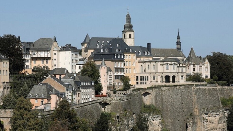 كورونا.. دولة أوروبية تعتزم فحص جميع سكانها