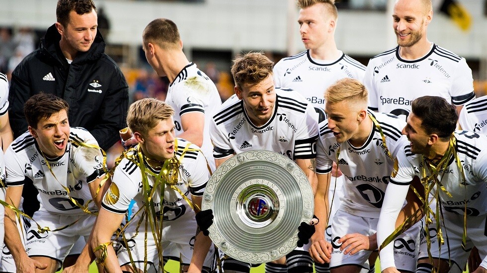 شاهد.. بينتنر "المشاكس" يتبادل الأدوار مع كلبه