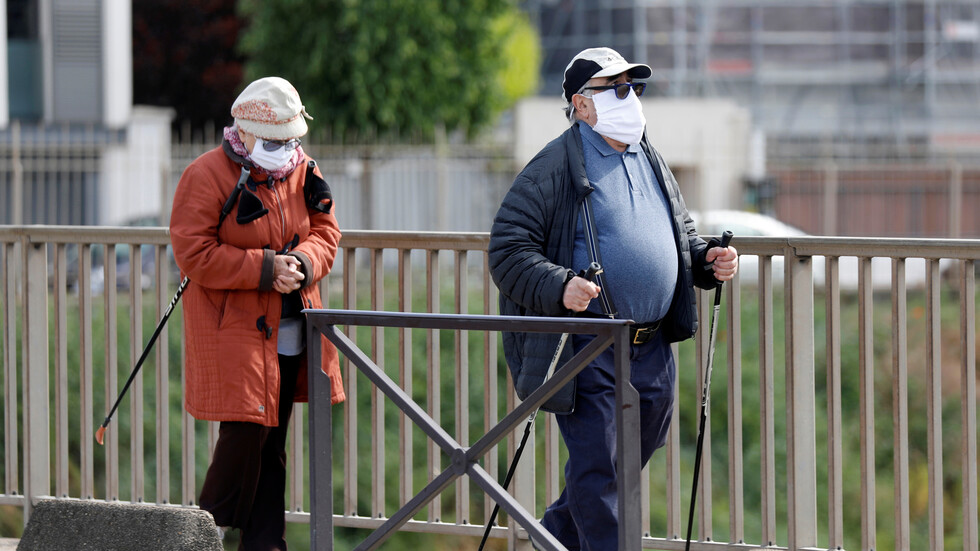 حصيلة وفيات كورونا في فرنسا تتجاوز الـ24 ألفا