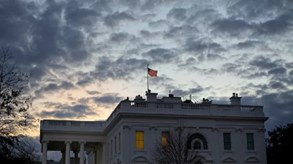 مسؤول: إدارة ترامب تعتزم الإسراع بتطوير لقاح لكورونا