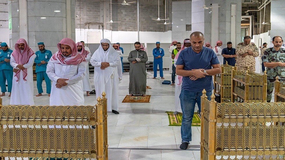 السعودية تكثف اجراءاتها الوقائية في الحرمين الشريفين