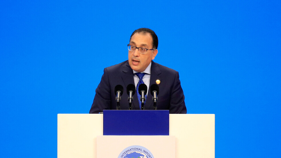 رئيس الوزراء المصري: الإصابات بفيروس كورونا زادت بسبب الزحام الشديد قبل رمضان