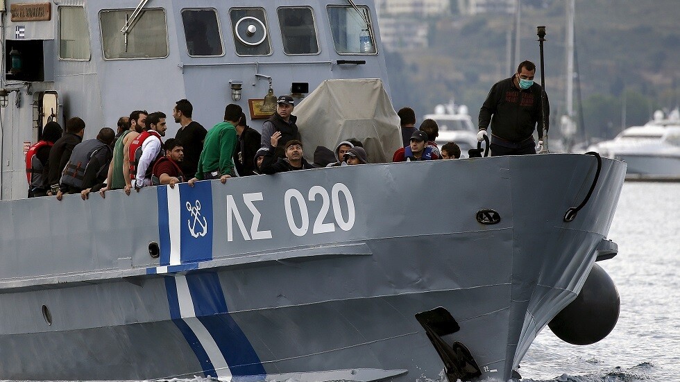 النمسا ترسل 60 منزلا متنقلا لمساعدة اليونان في إيواء المهاجرين