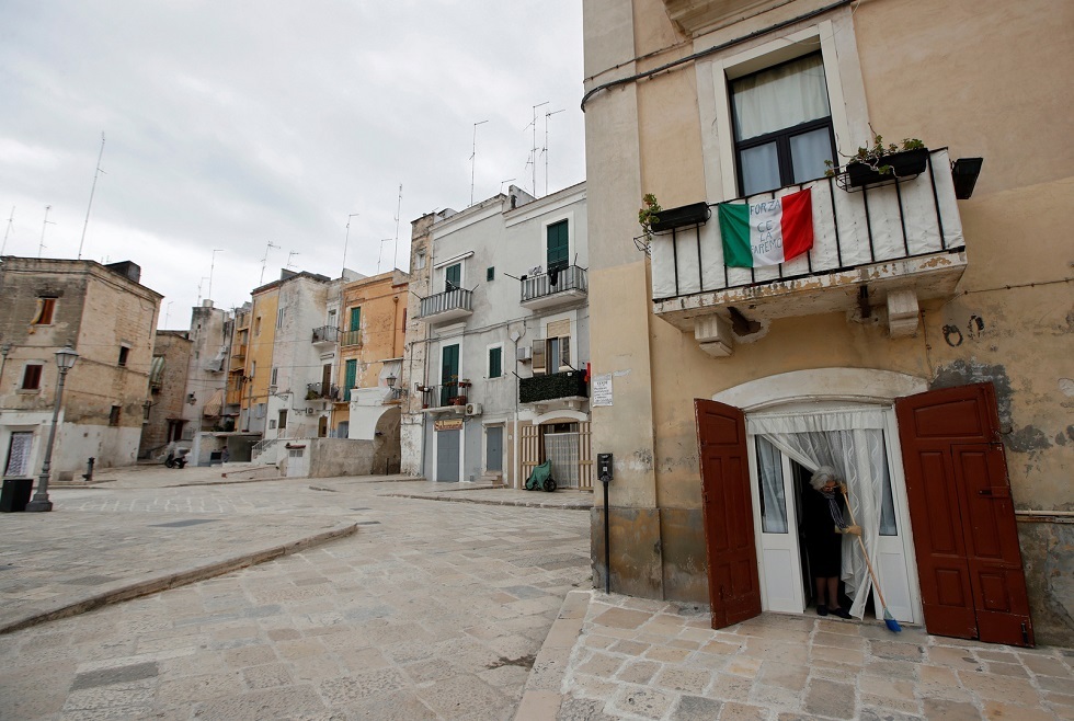 تسجيل 681 وفاة جديدة في إيطاليا بسبب كورونا وعدد الخاضعين للرعاية المكثفة يتراجع