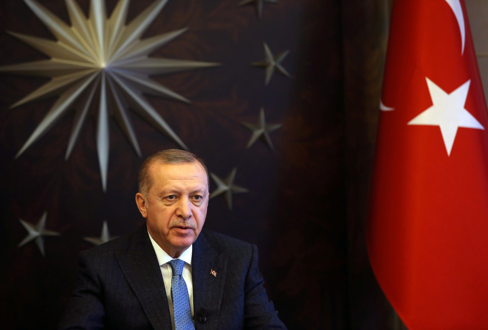 أردوغان يأمر بتوزيع كمامات طبية مجانية لمواطنيه من الفئة العمرية 20 - 65 عاما