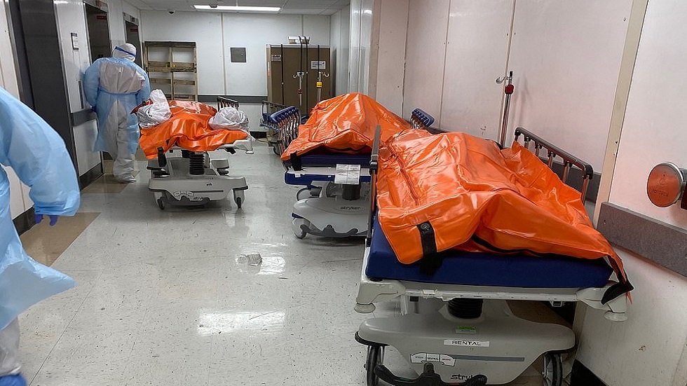 مشهد مؤلم.. صور متداولة لأكياس جثث ضحايا كورونا في بؤرة الوباء بأمريكا