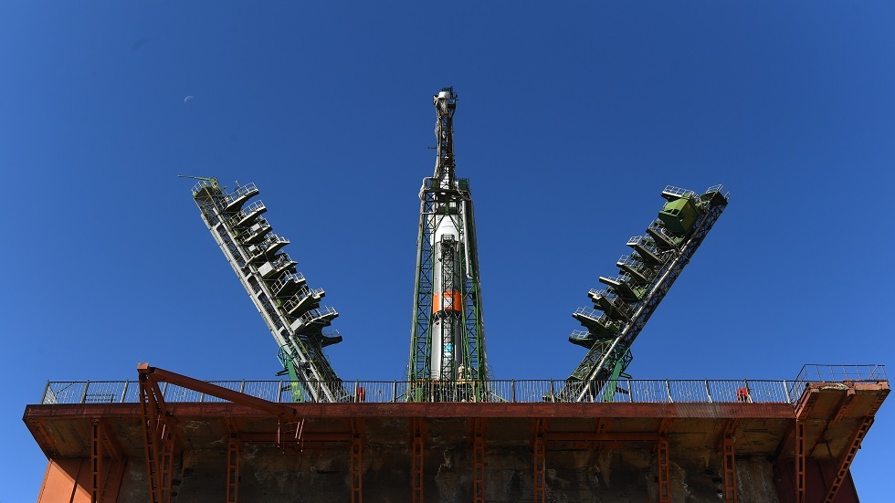 نصب صاروخ روسي حامل مركبة 