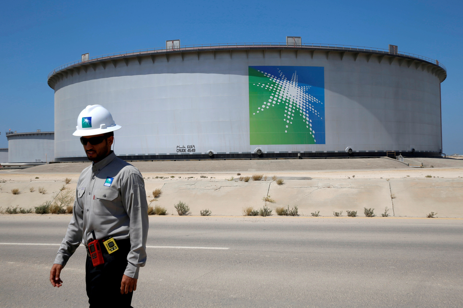 مصدر: السعودية مستعدة لخفض إنتاجها النفطي بما يصل إلى 4 ملايين برميل يوميا