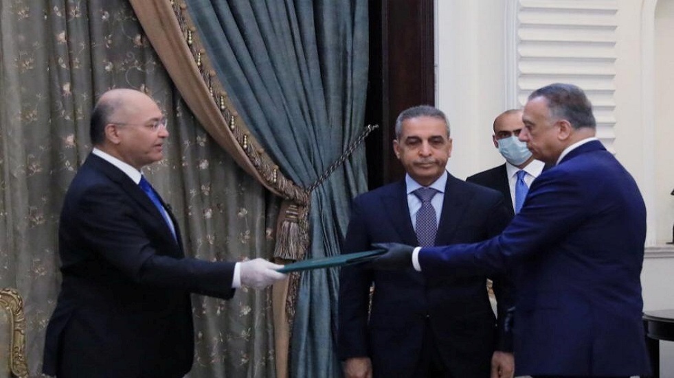 الرئيس العراقي برهم صالح يكلف مصطفى الكاظمي بتشكيل الحكومة