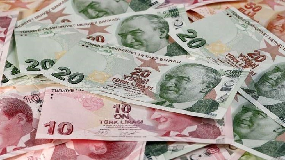 هبوط الليرة التركية أمام الدولار متأثرة باستقالة وزير الداخلية