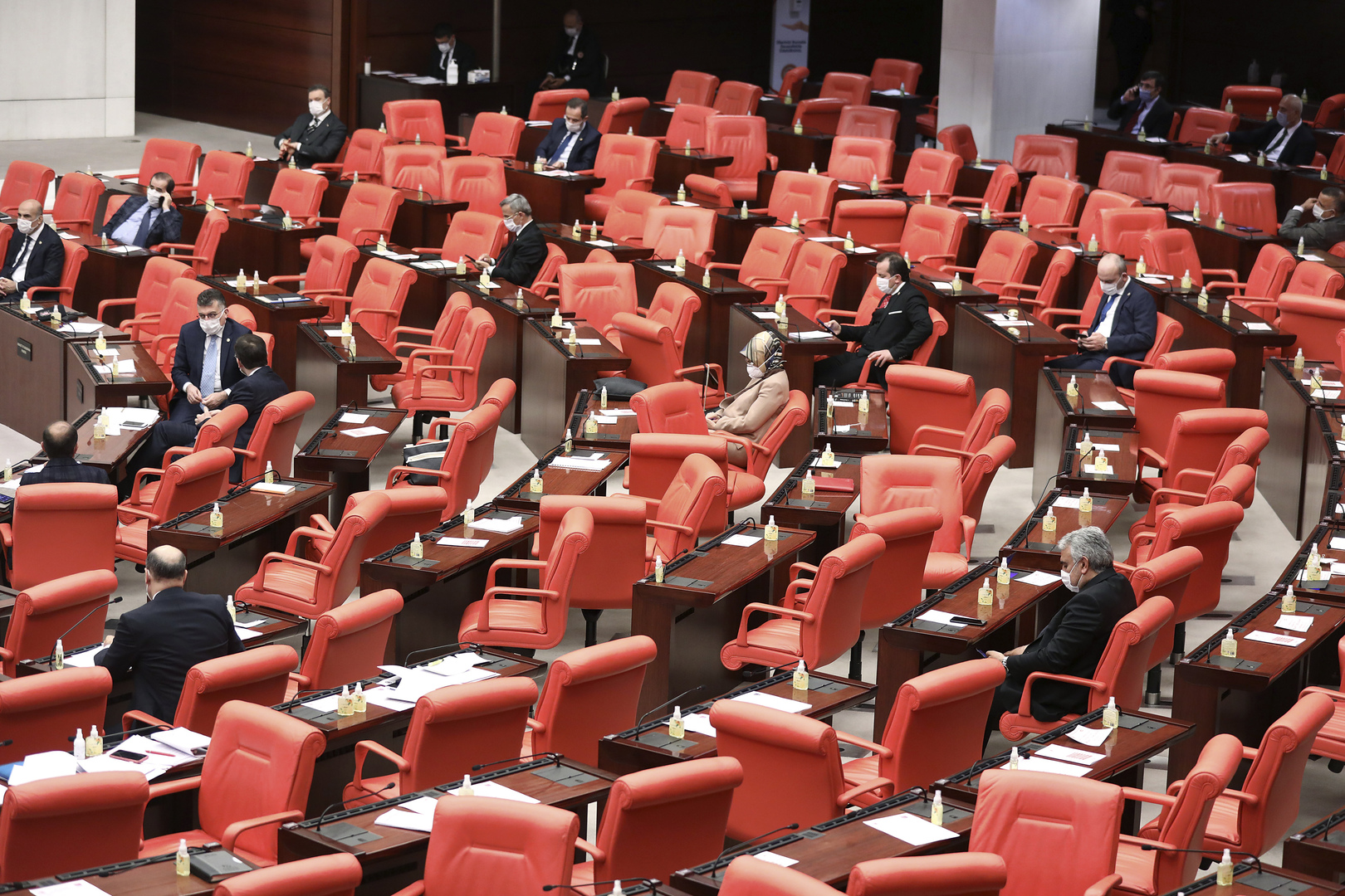 البرلمان التركي يقر تشريعا للإفراج عن عشرات آلاف السجناء بسبب كورونا