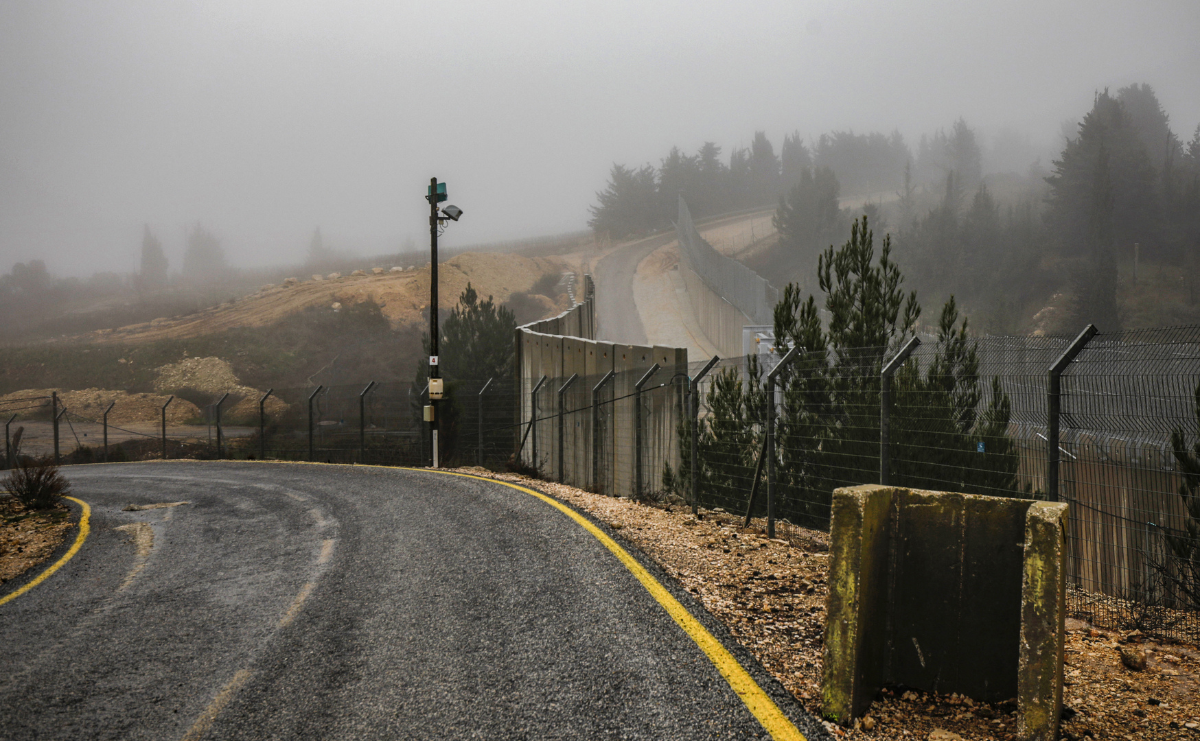 الجيش الإسرائيلي يكتشف ثغرات في السياج على الحدود مع لبنان