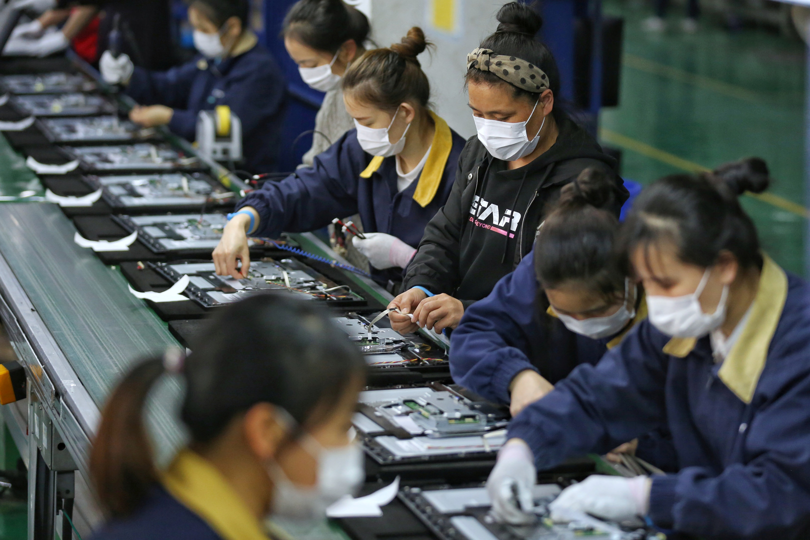 الصناعة الغربية بدأت تهرب من الصين