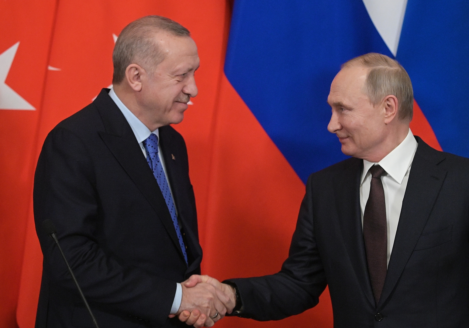 بوتين وأردوغان يؤكدان استعدادهما لتعزيز الجهود المشتركة في مكافحة جائحة كورونا