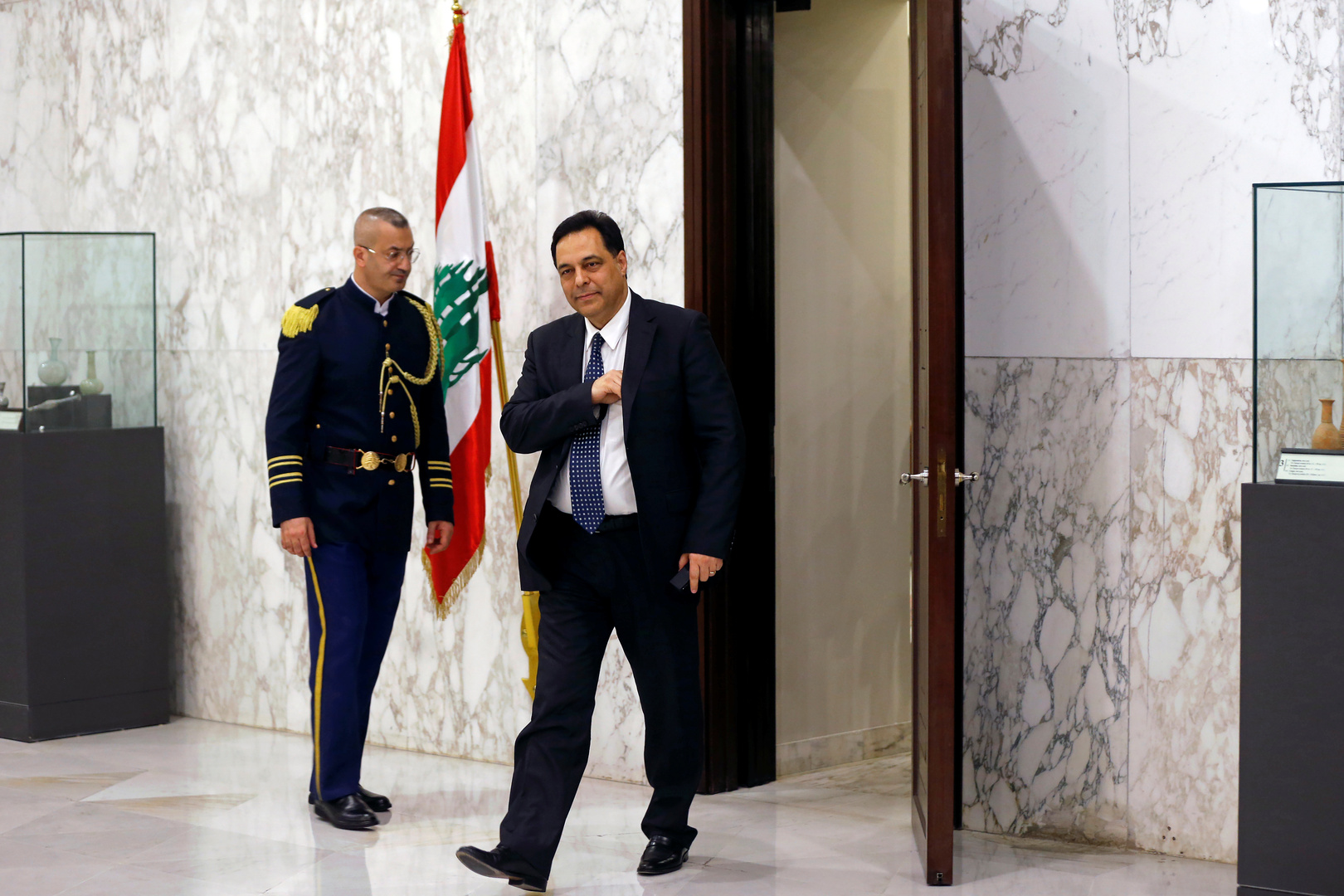 الحكومة اللبنانية تعد خطة اقتصادية ستحدد مسار الإصلاح بالدولة