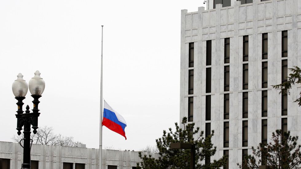 سفارة روسيا تدعو واشنطن إلى التخلي عن محاولاتها تزييف تاريخ الانتصار في الحرب العالمية الثانية