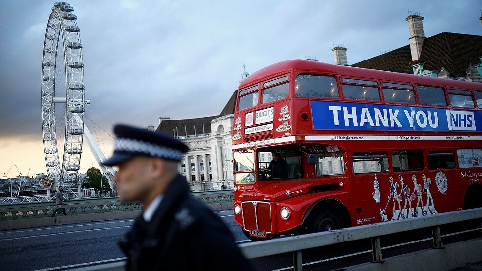 استطلاع رأي: البريطانيون متخوفون من مغادرة منازلهم حتى بعد تخفيف قيود كورونا