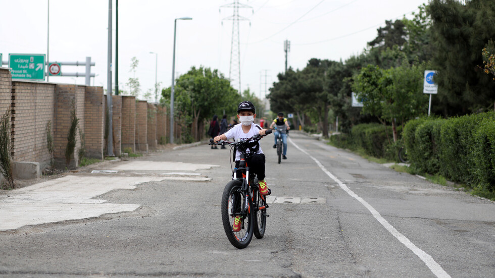 إيران تسجل تراجعا ملموسا في حصيلة الإصابات الجديدة بكورونا