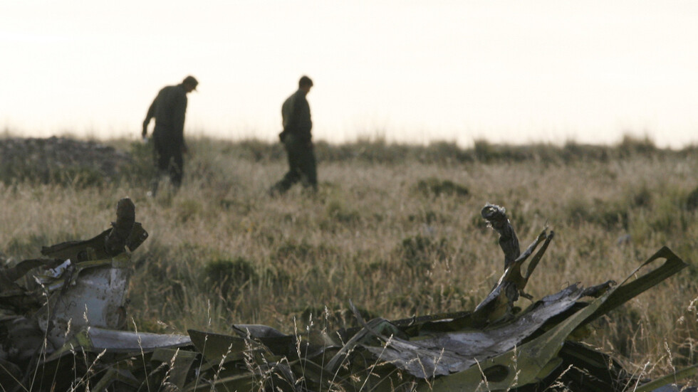 مصرع 6 أشخاص بتحطم طائرة عسكرية بوليفية