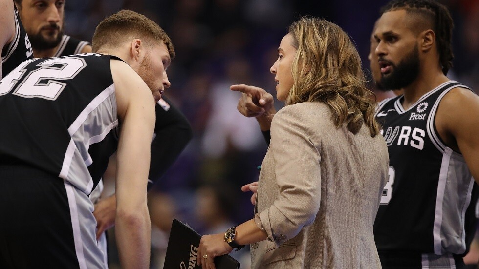 لاعبة منتخب روسيا السابقة هامون قد تصبح أول امرأة مدربة في "NBA"